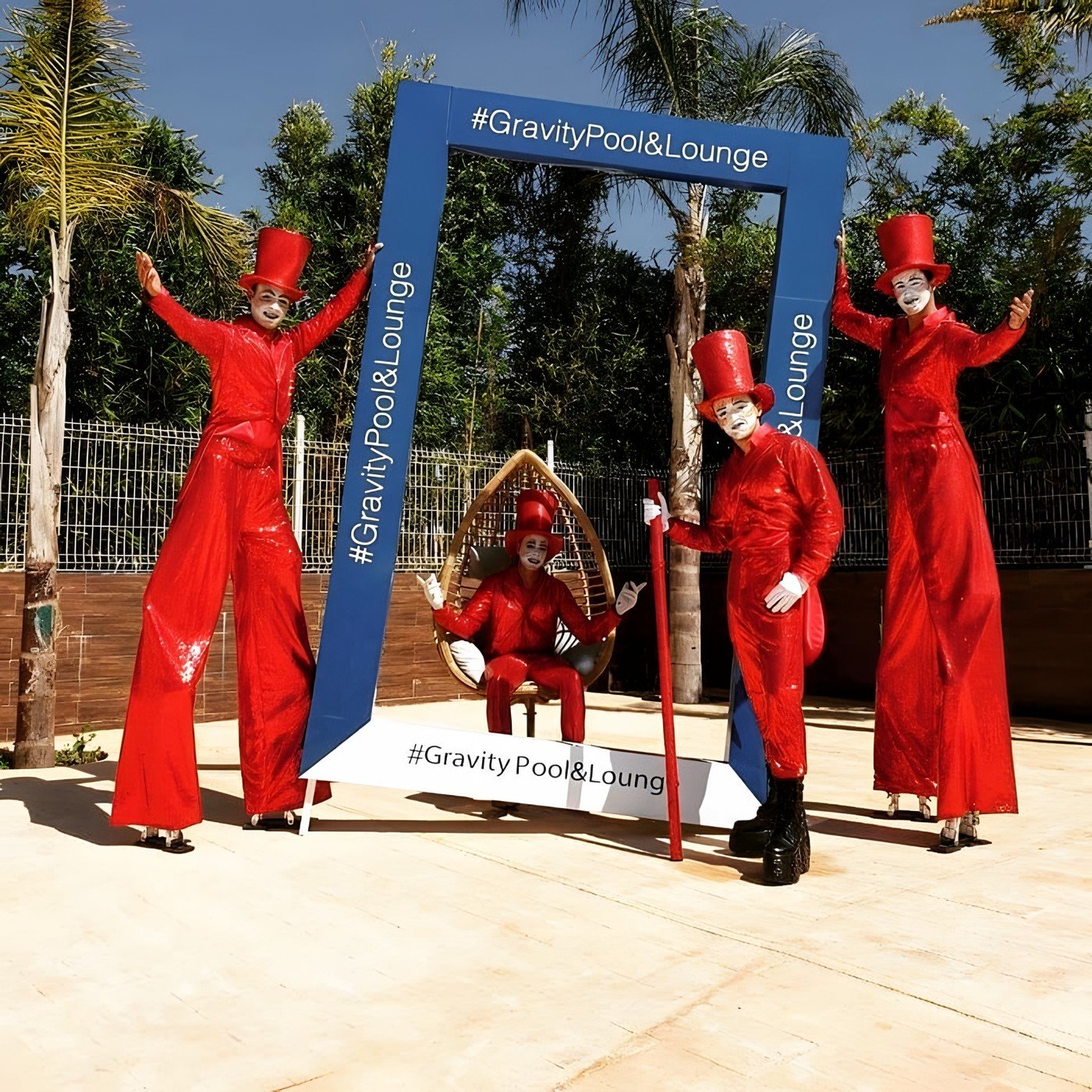 Red Suit - roaming entertainment in a lounge